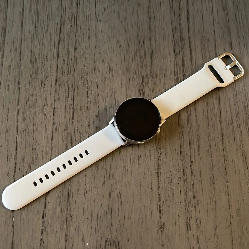 Samsung Galaxy SmartWatch and Charger